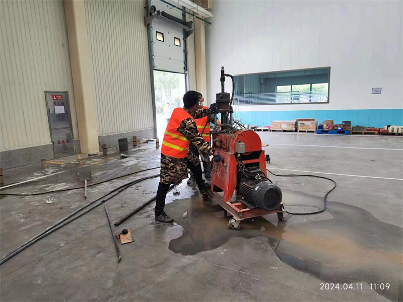 建湖厂房地面下沉塌陷注浆加固施工